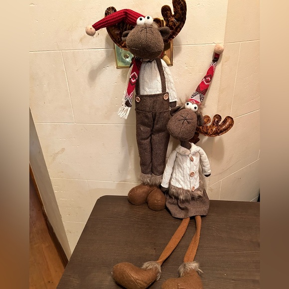 Hudson Bay reindeer stuffed animals (BUNDLE-for the two reindeers) - Picture 3 of 4